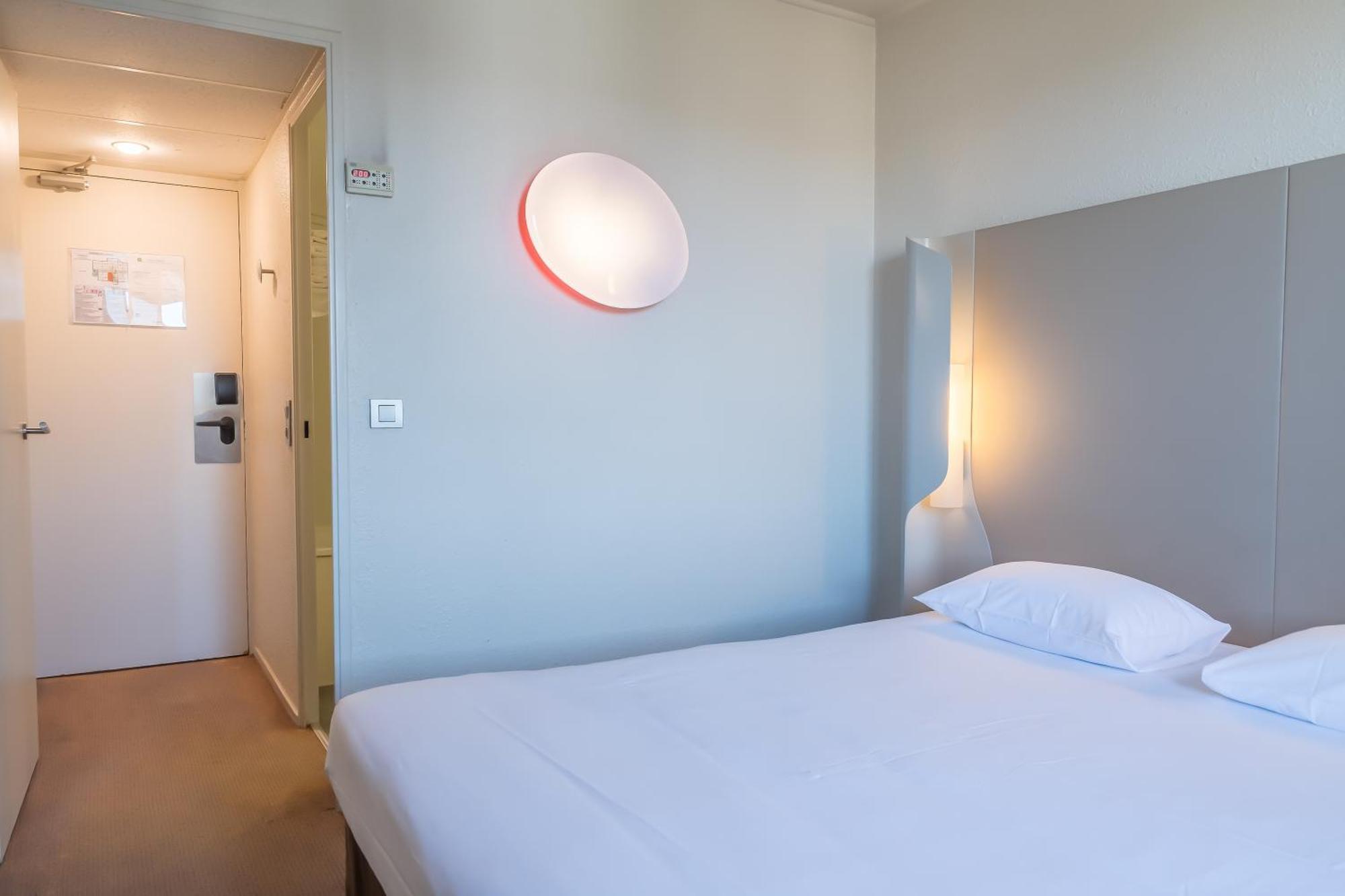 Hotel Campanile Nogent-sur-Seine Esterno foto
