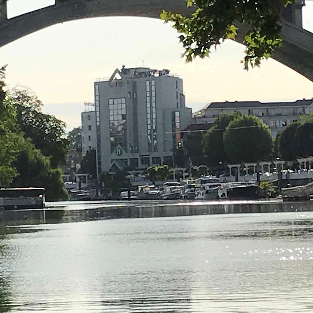 Hotel Campanile Nogent-sur-Seine Esterno foto